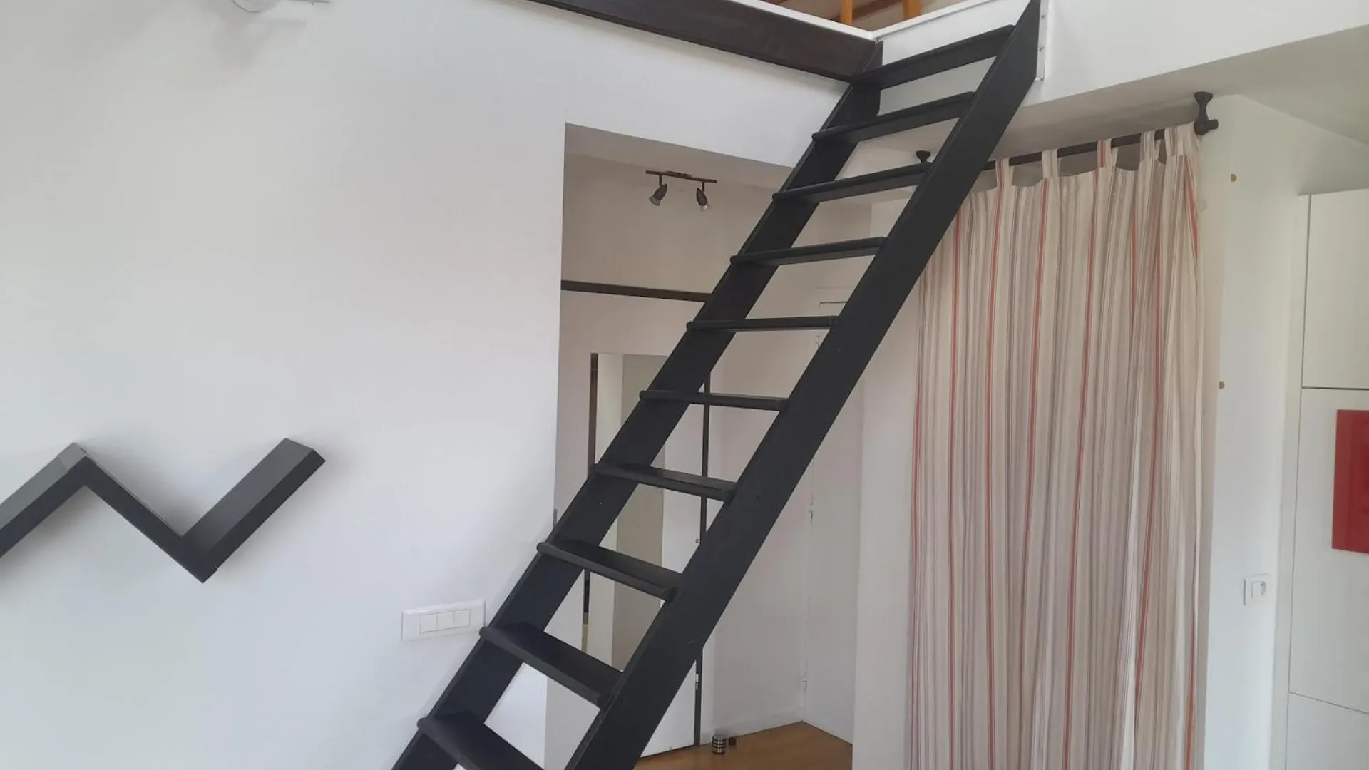 Apartment Appartement Grand Volume Sis A Montrouge Proche Pte Versailles