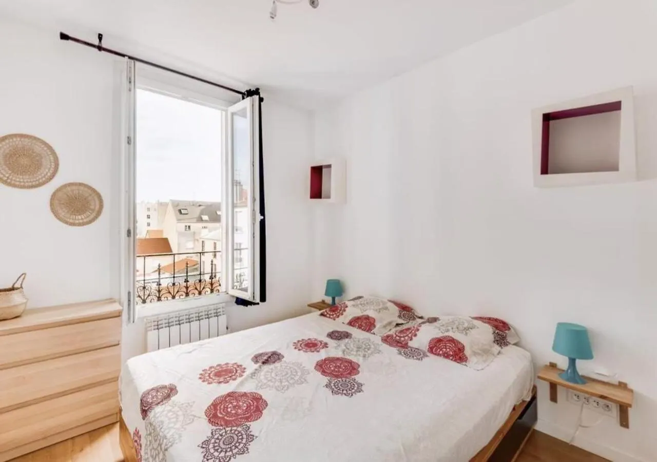 Appartement Grand Volume Sis A Montrouge Proche Pte Versailles